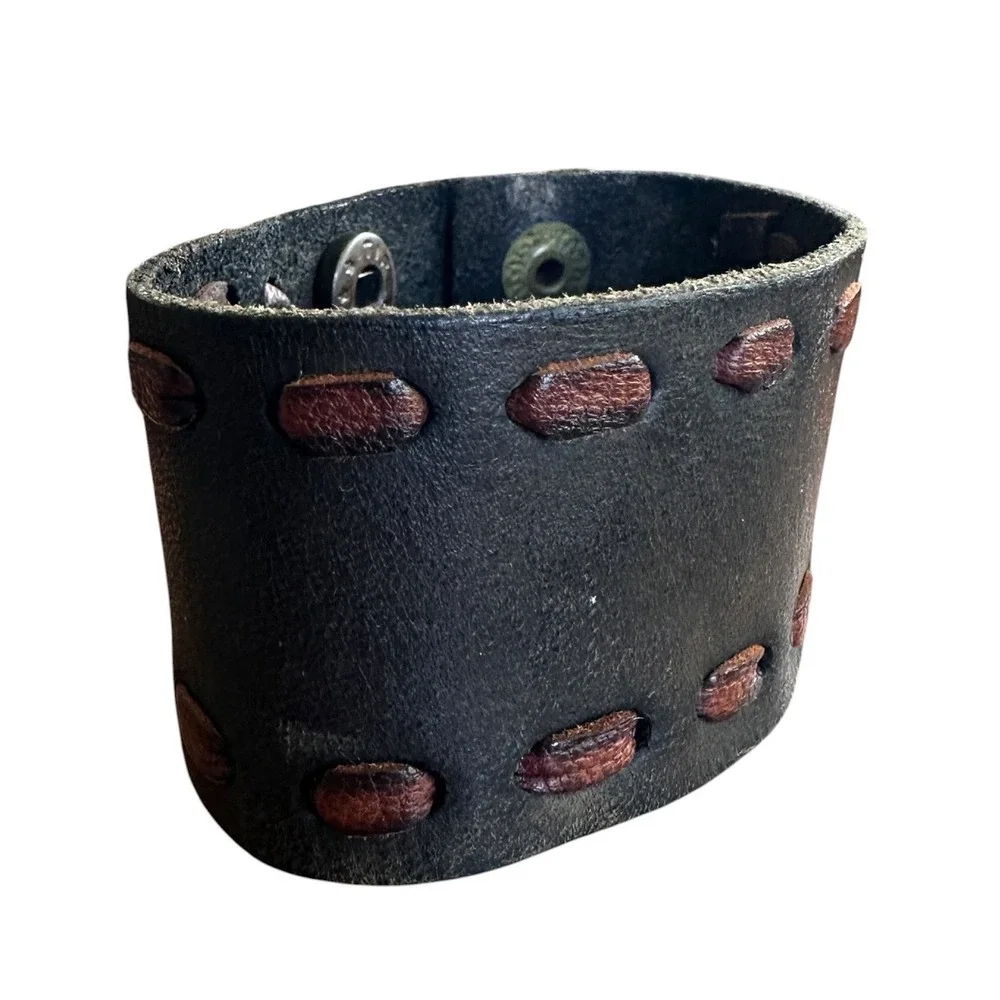 Unbranded rugged leather